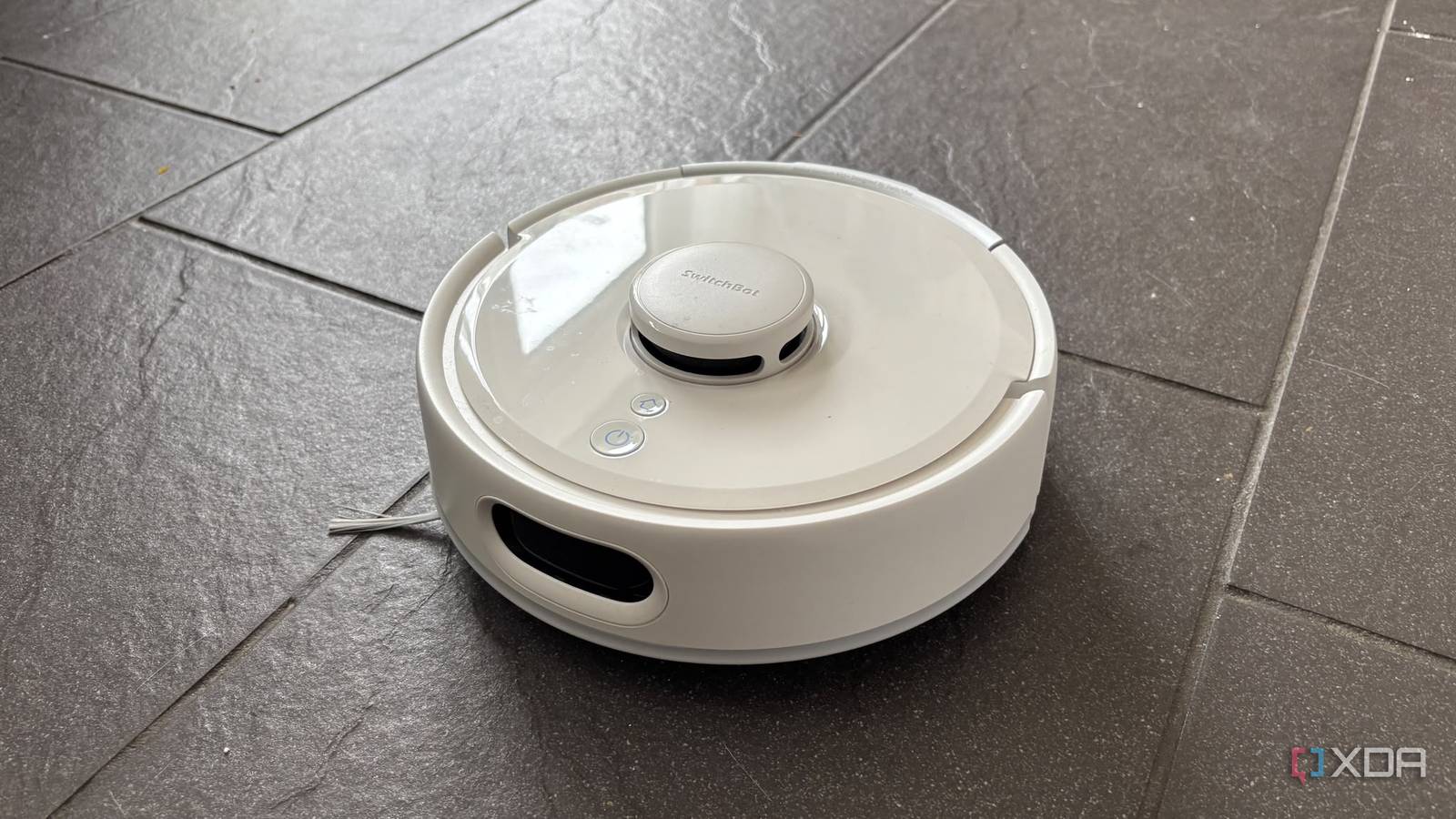 Robot hút bụi và hệ sinh thái cảm biến thông minh