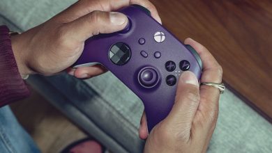 Mặt trước Xbox Wireless Controller trên nền sáng