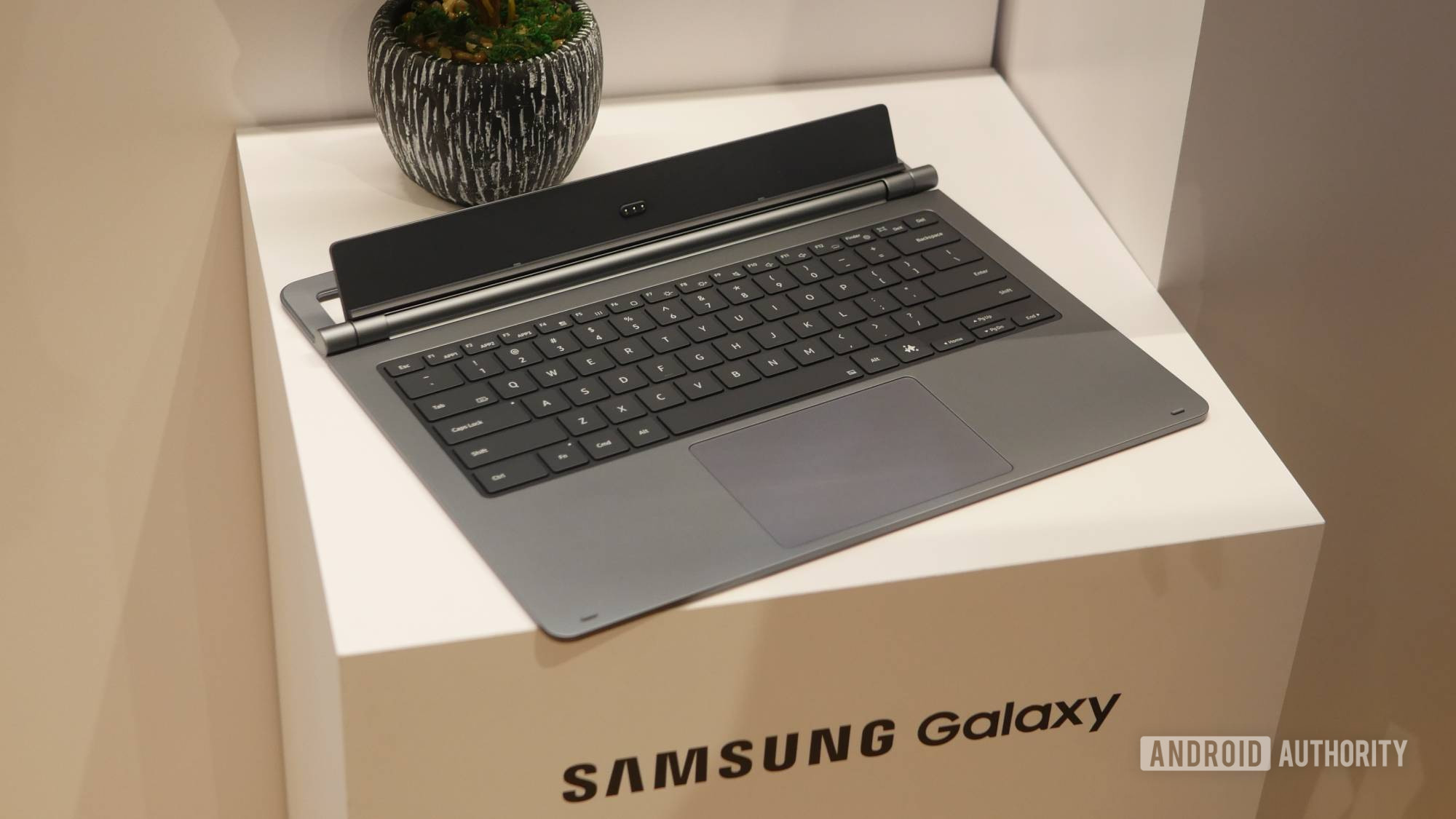 Galaxy Tab S12 với bàn phím