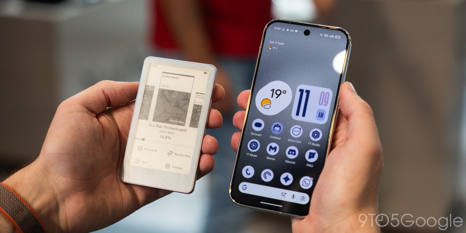 Kích thước nhỏ gọn của Boox Picco trên tay