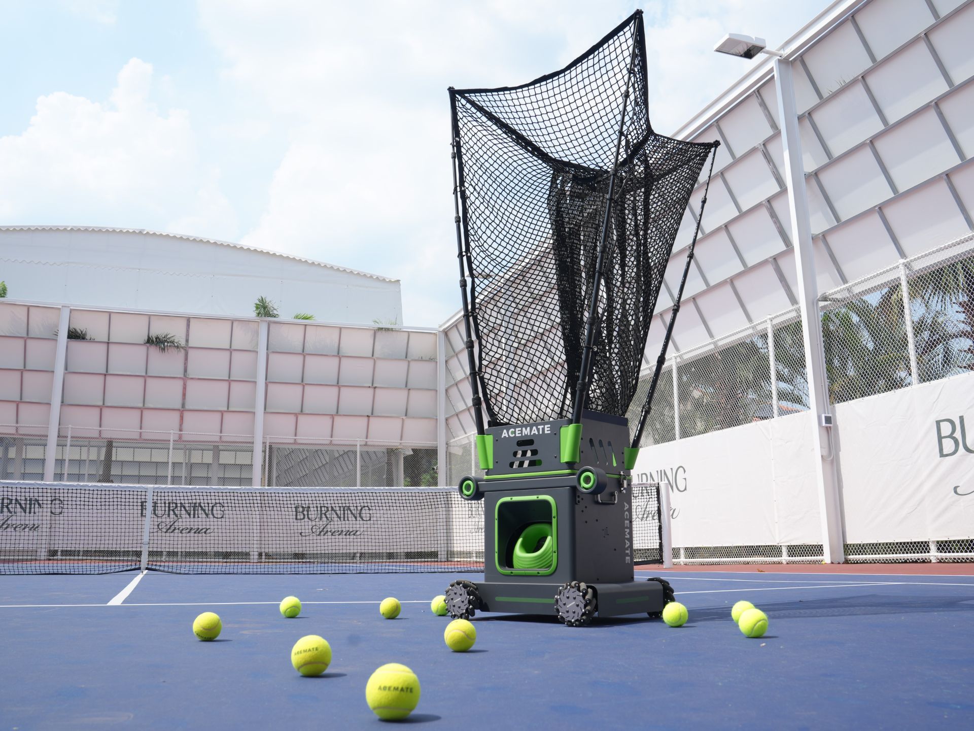 Robot tập tennis AI Acemate S10 Pro ra mắt tại IFA 2026