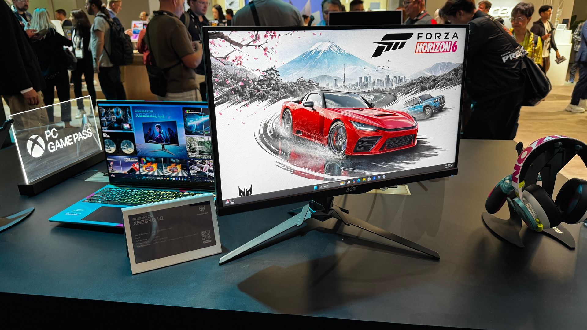 Acer Predator XB253Q U1 trưng bày tại gian hàng IFA 2026, màn hình hiển thị game Forza Horizon 6