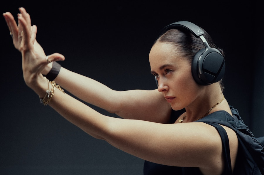 Beyerdynamic Aventho Y màu đen Liquid Black
