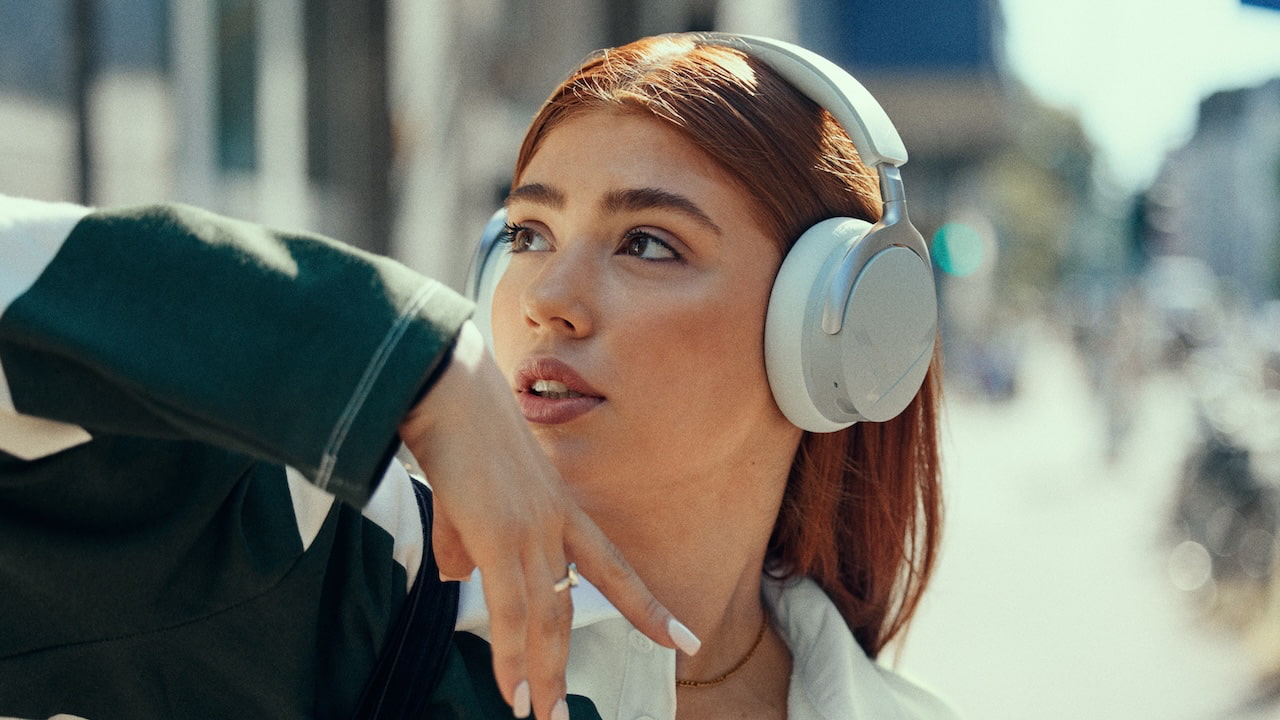 Tai nghe Beyerdynamic Aventho Y màu trắng