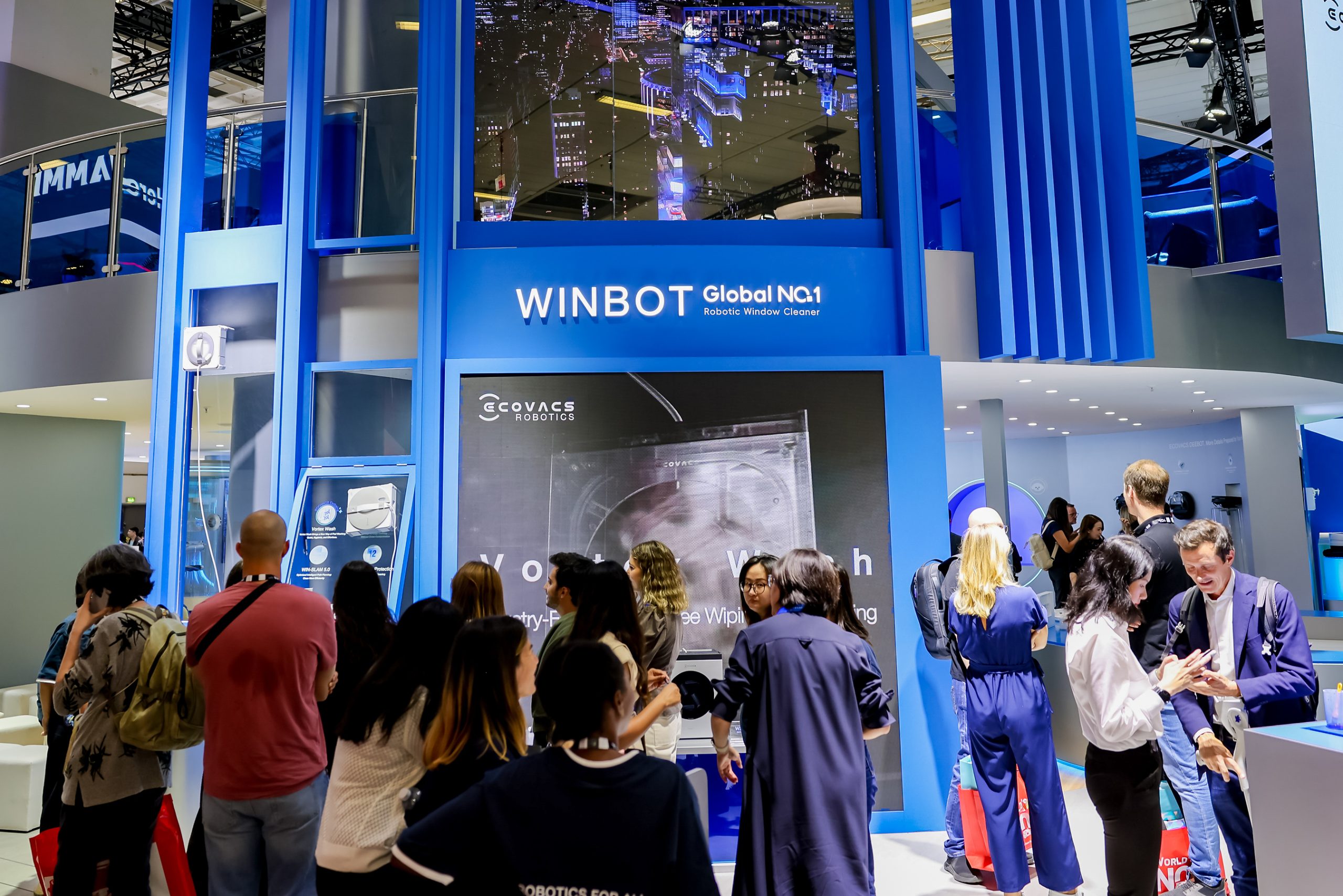 Gian hàng trưng bày công nghệ và hệ sinh thái robot của Ecovacs tại IFA 2026 Berlin