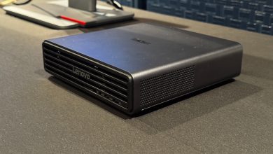 Mặt trước máy tính để bàn mini Lenovo ThinkCentre X Ultra