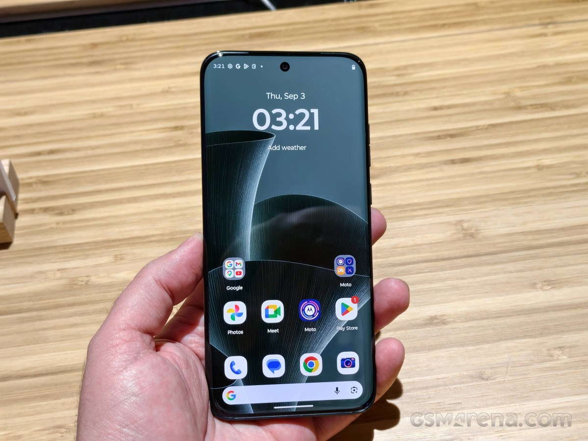 Mặt sau và cụm camera 200MP của Motorola Edge 70 Plus