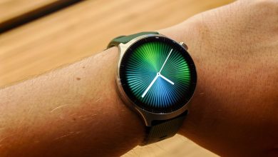 Đồng hồ thông minh Motorola Watch Ultra với khung viền thép không gỉ
