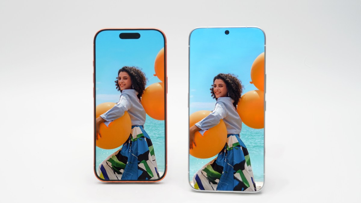 So sánh viền màn hình giữa iPhone 17 Pro (trái, có viền đen) và Tecno Bezelless Concept Phone (phải, không viền)