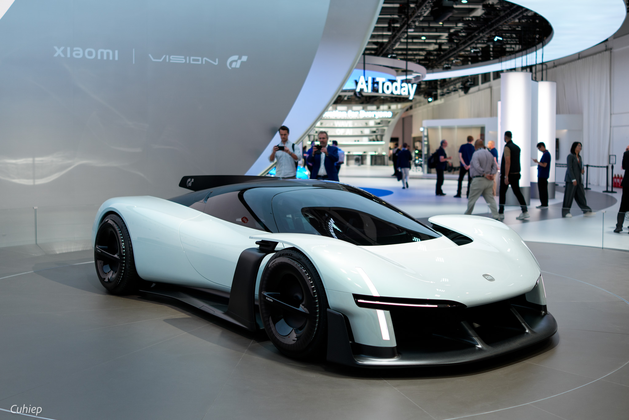 Mô hình siêu xe điện ý tưởng Xiaomi Vision Gran Turismo trưng bày tại IFA 2026