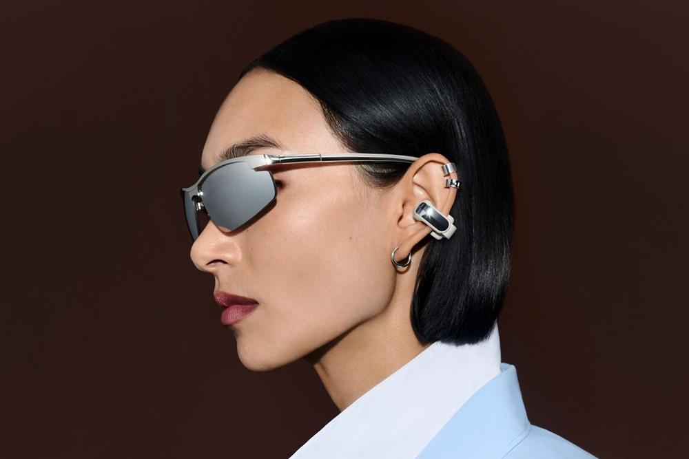 Bose Ultra Open Earbuds Gen 2 dạng kẹp vành tai