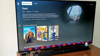 Giao diện ứng dụng Plex trên màn hình smart TV