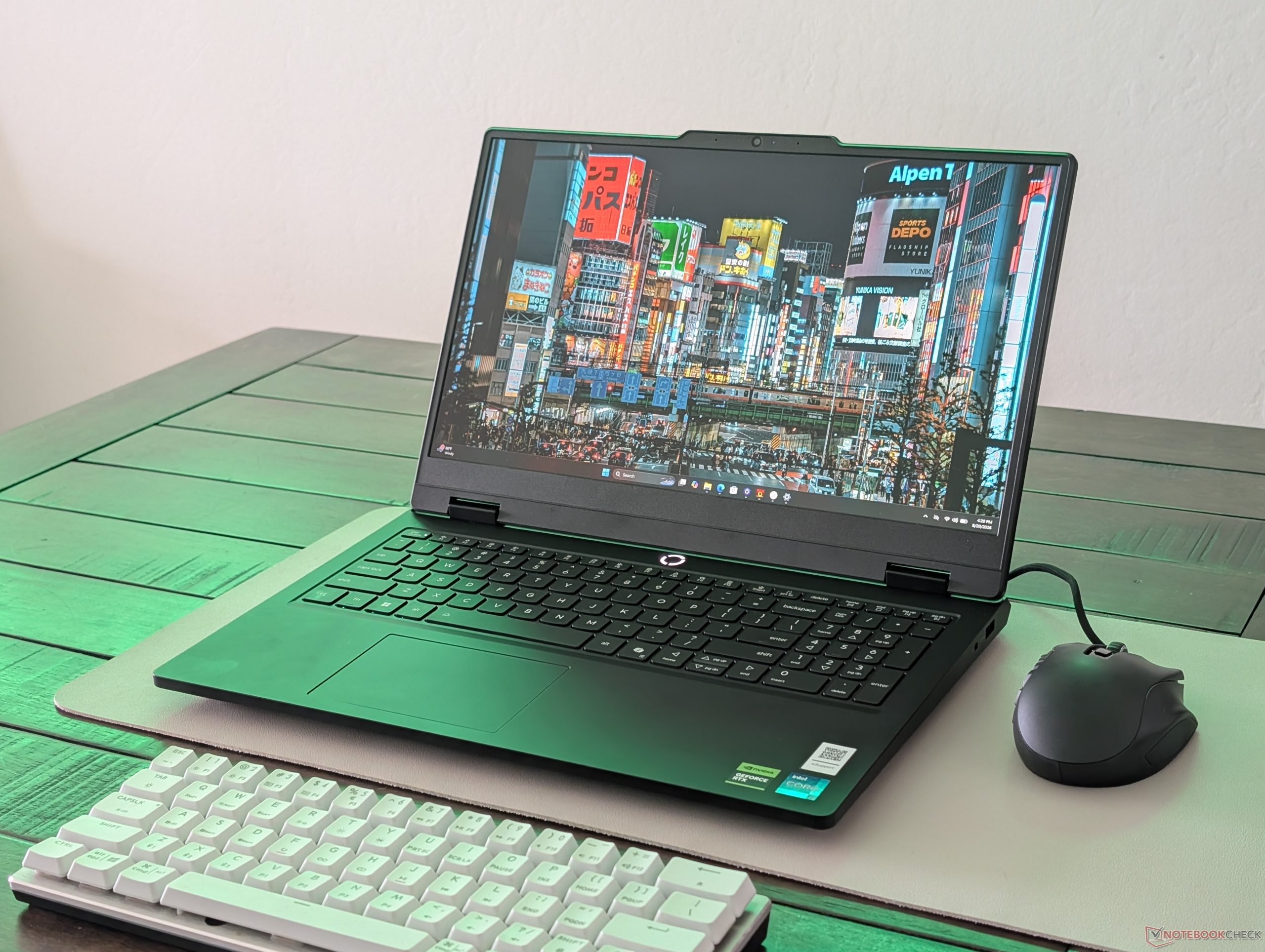 Lenovo LOQ Essential 15
