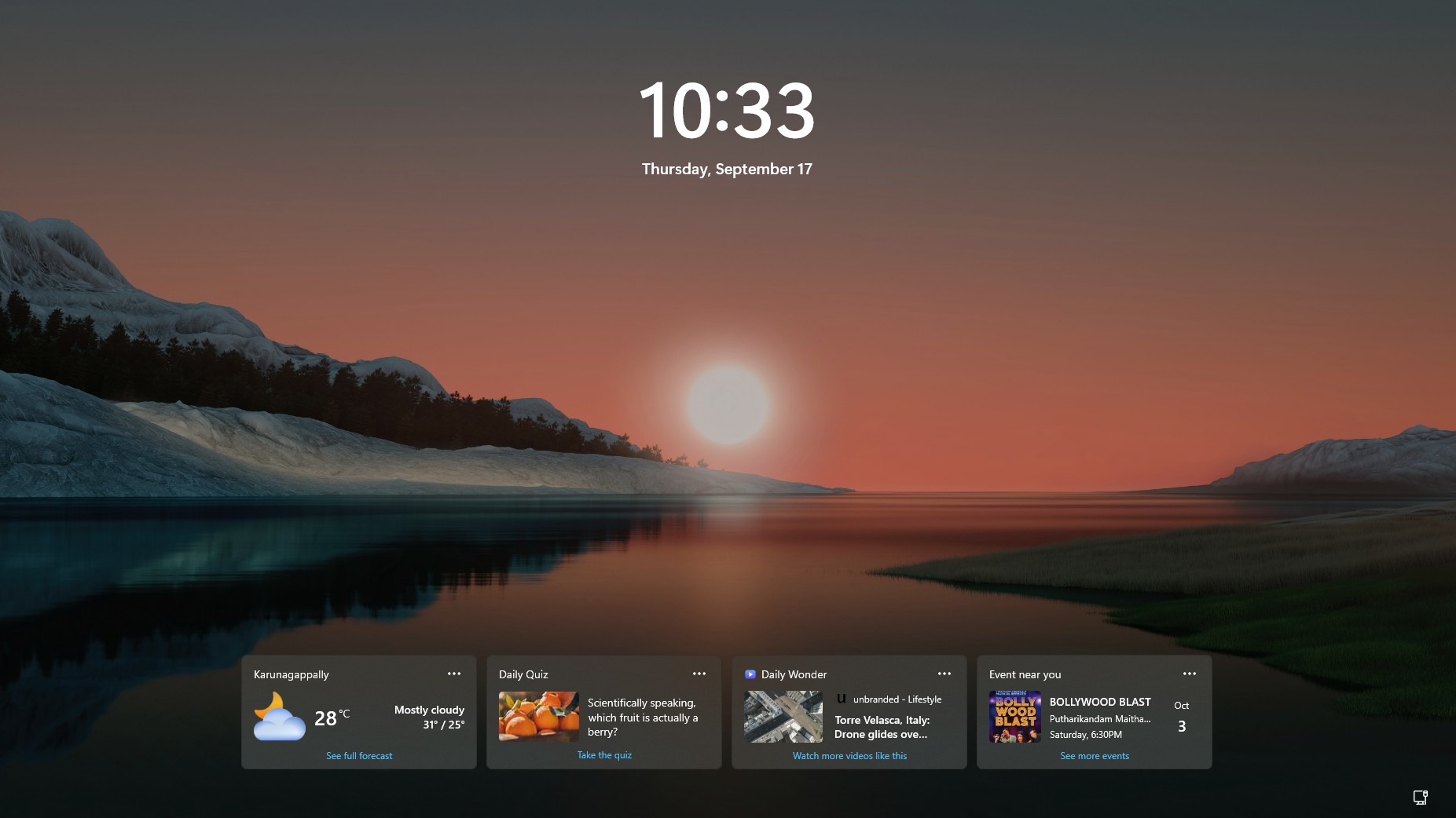 Màn hình khóa Windows 11 cũ với nhiều widget MSN