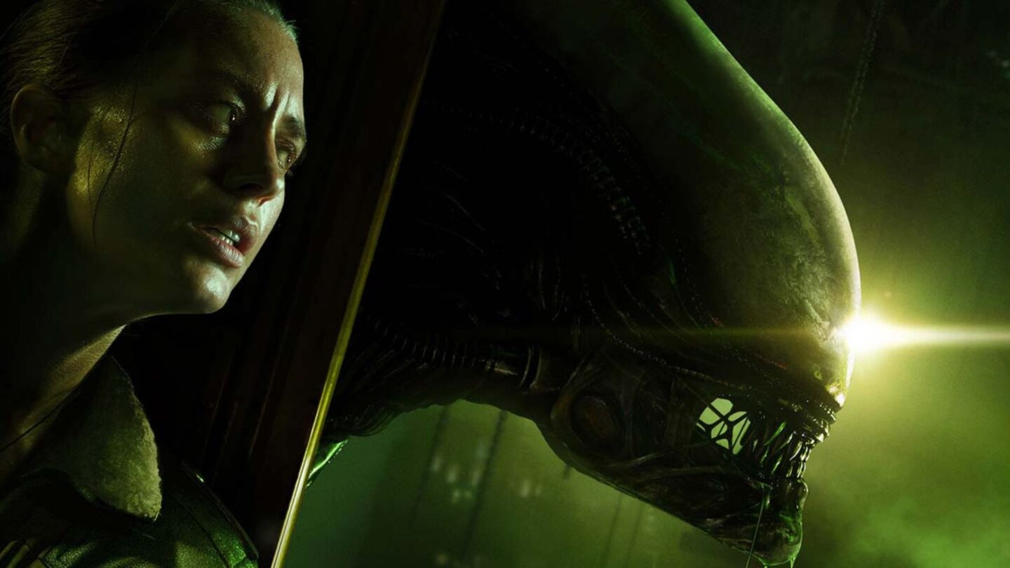 Cảnh Amanda Ripley trốn chạy quái vật Xenomorph trong Alien: Isolation