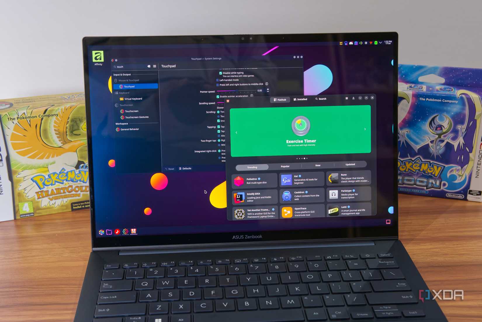 Laptop chạy hệ điều hành Linux với giao diện đồ họa KDE Plasma
