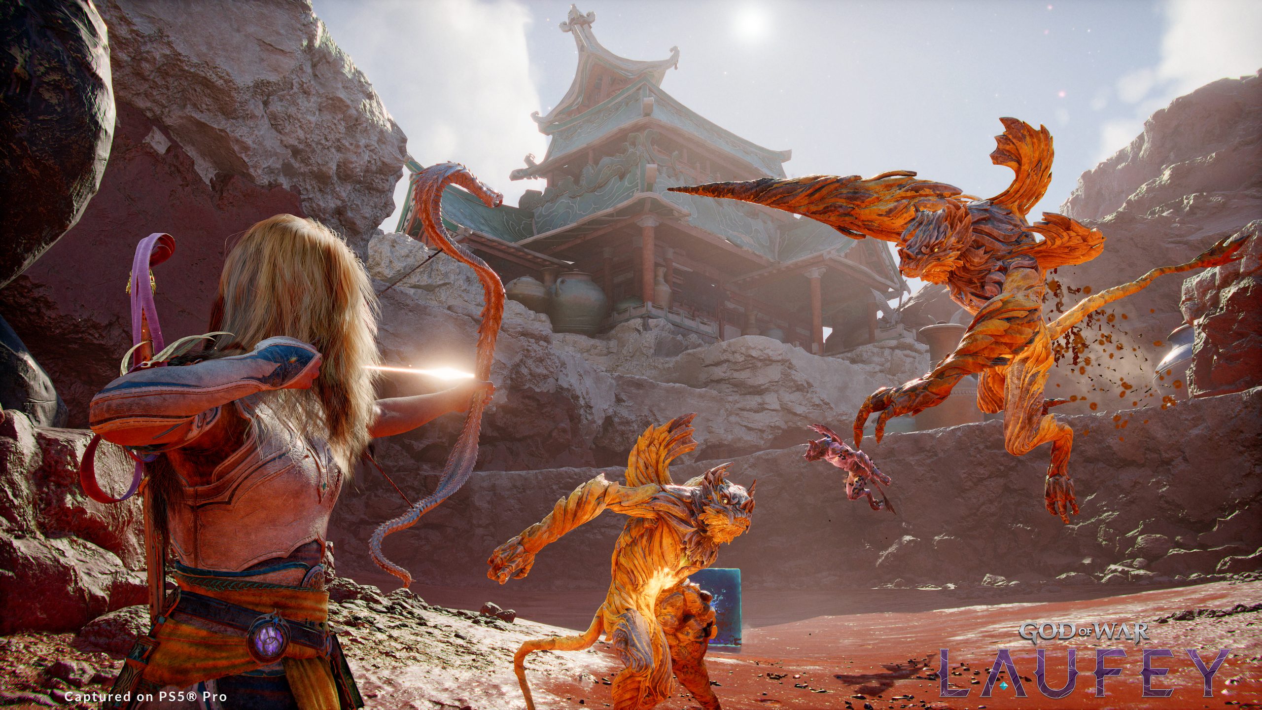 Faye dùng Serpent Bow trong God of War Laufey