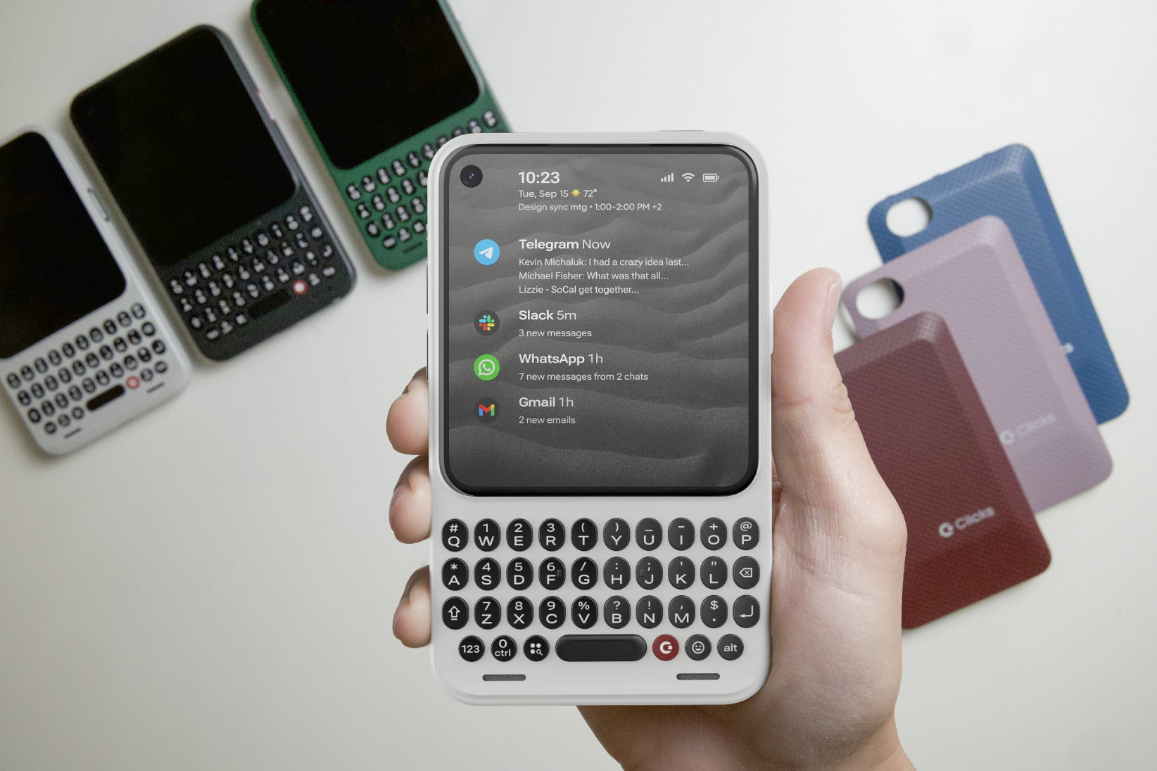 Clicks Communicator chơi game Brick Breaker