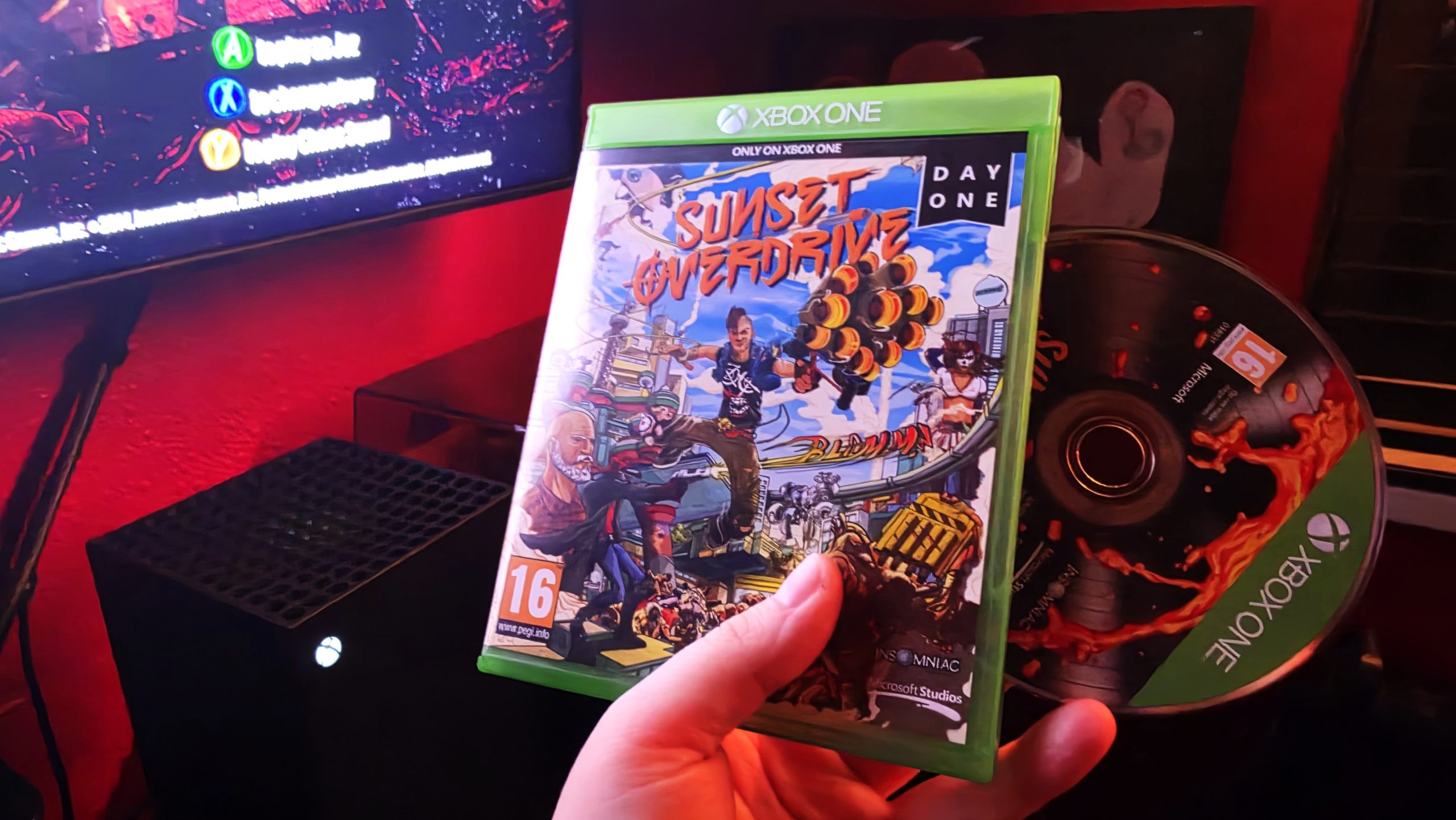 Hộp đĩa game Xbox One Sunset Overdrive