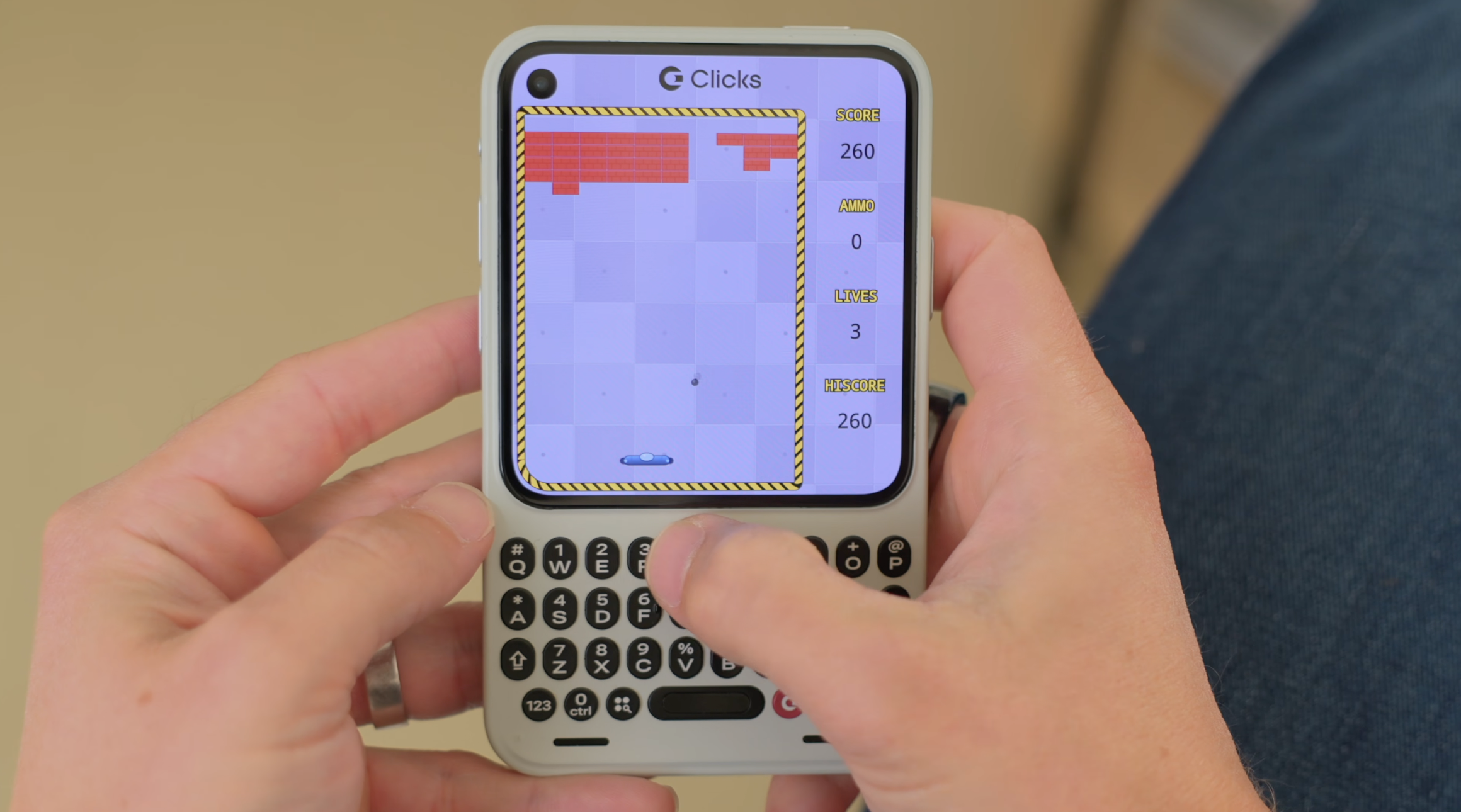Giao diện Message Hub trên Clicks Communicator