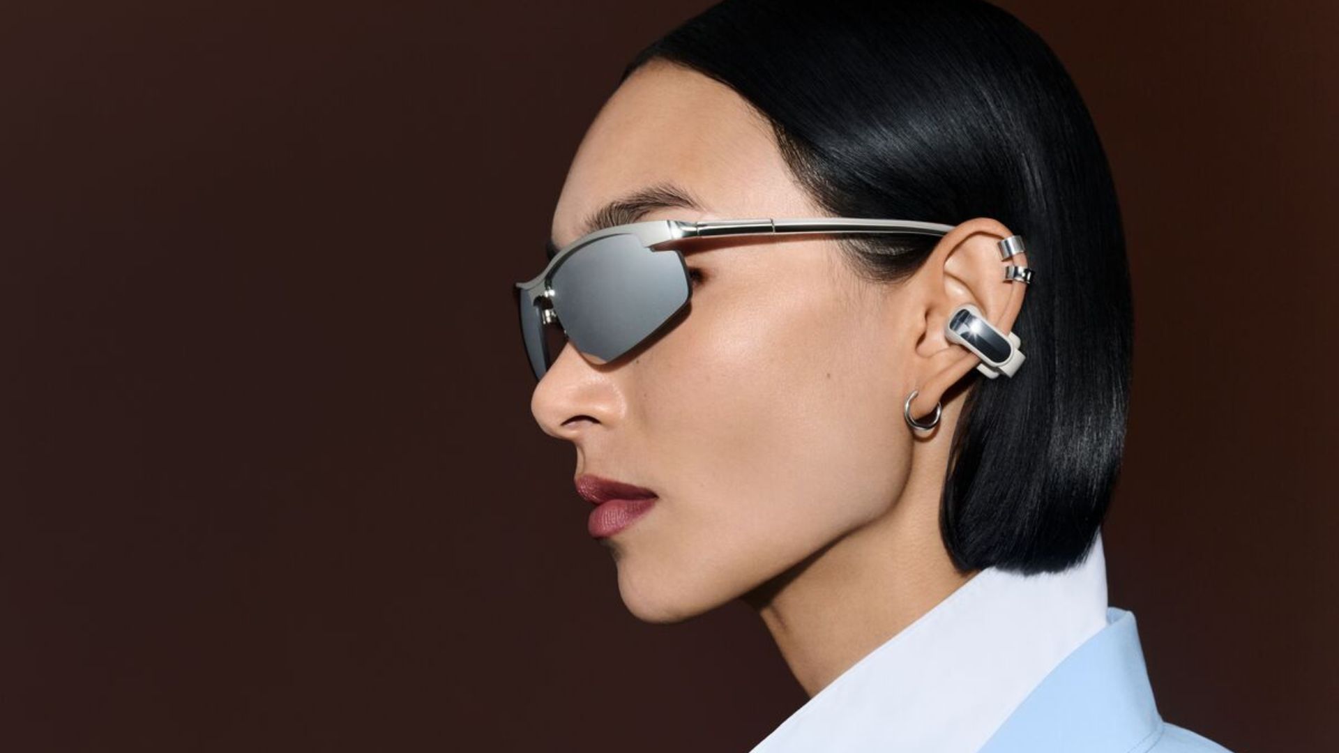 Đeo tai nghe Bose Ultra Open Earbuds Gen 2