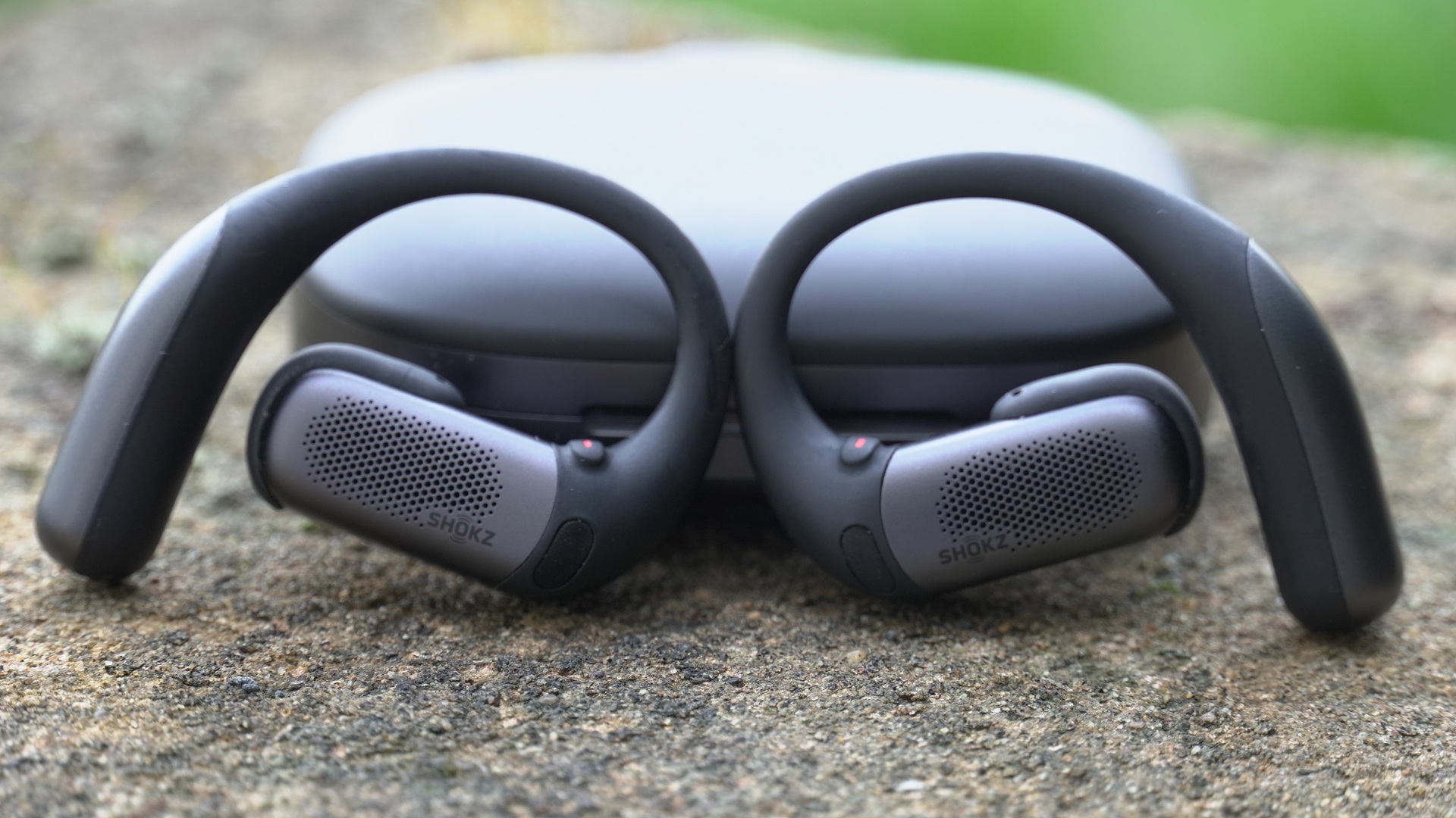 Tai nghe open-ear Shokz OpenFit Pro