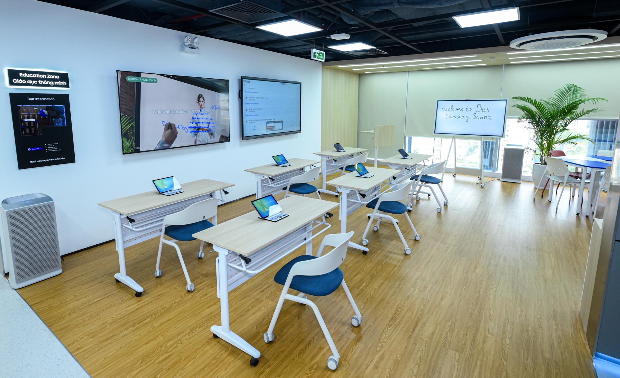 Lớp học thông minh trong Business Experience Studio.