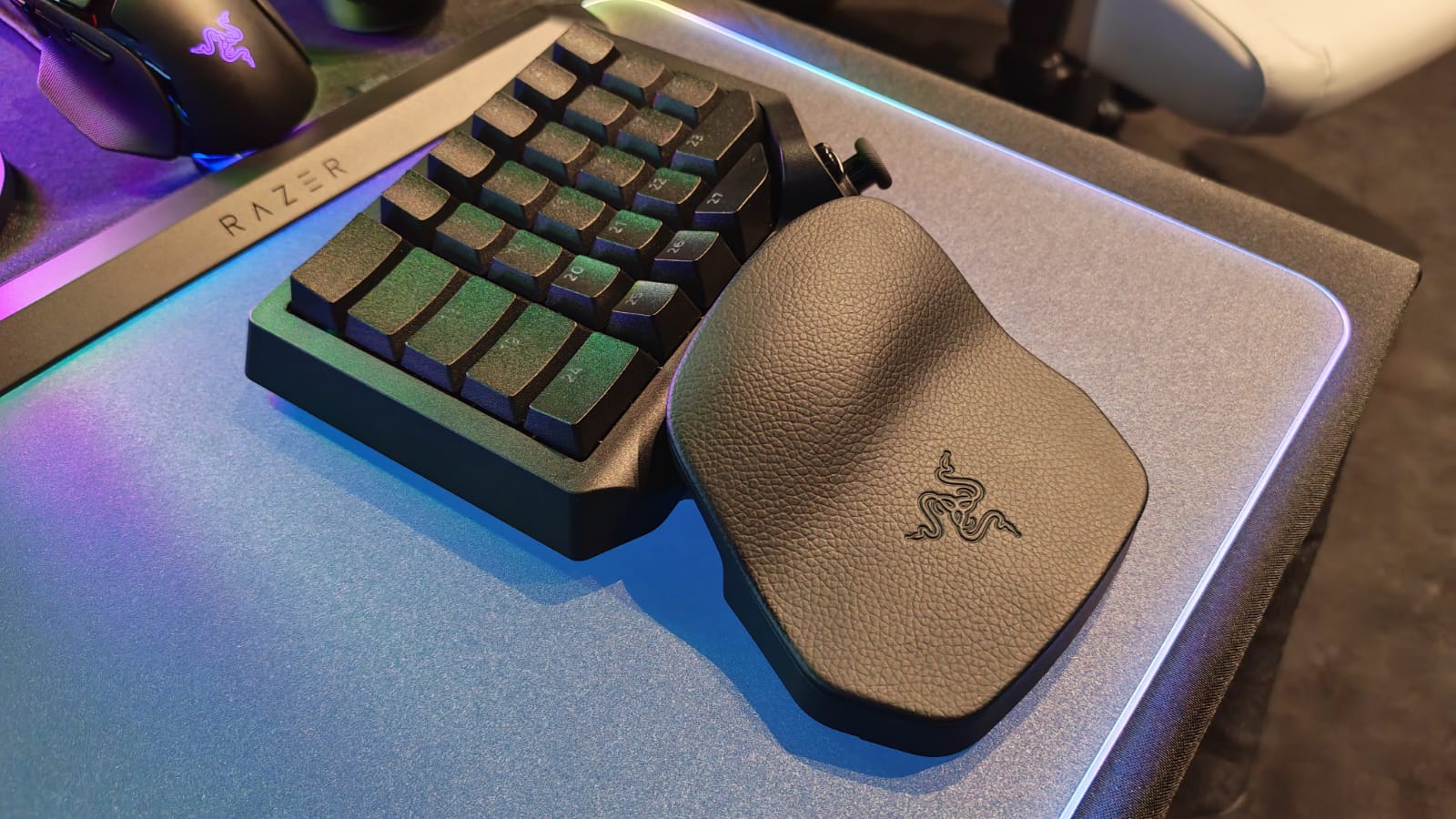 Cụm kê tay điều chỉnh được trên Razer Tartarus V2 Pro