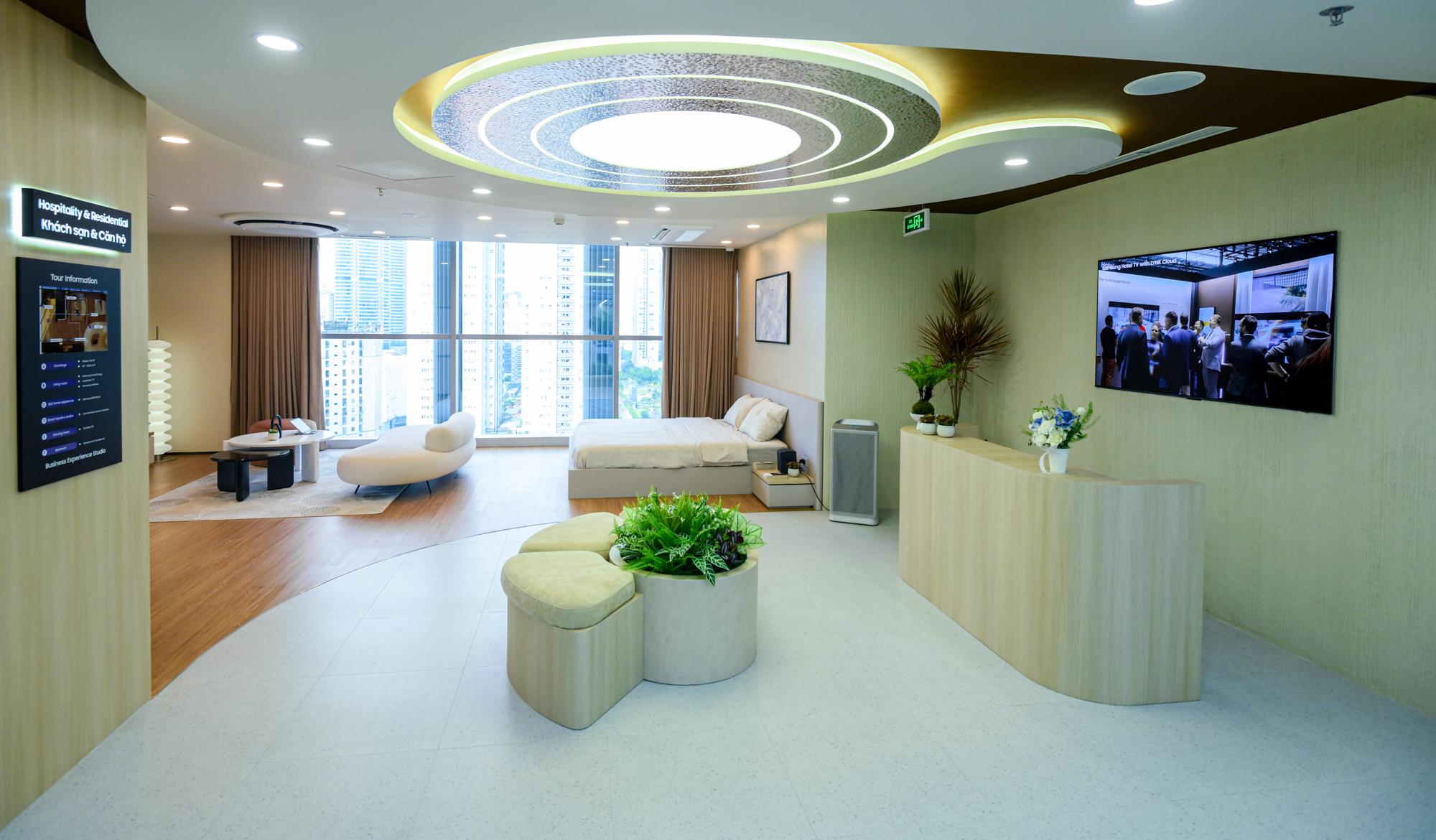 Không gian khách sạn và căn hộ cao cấp được dựng trong studio.