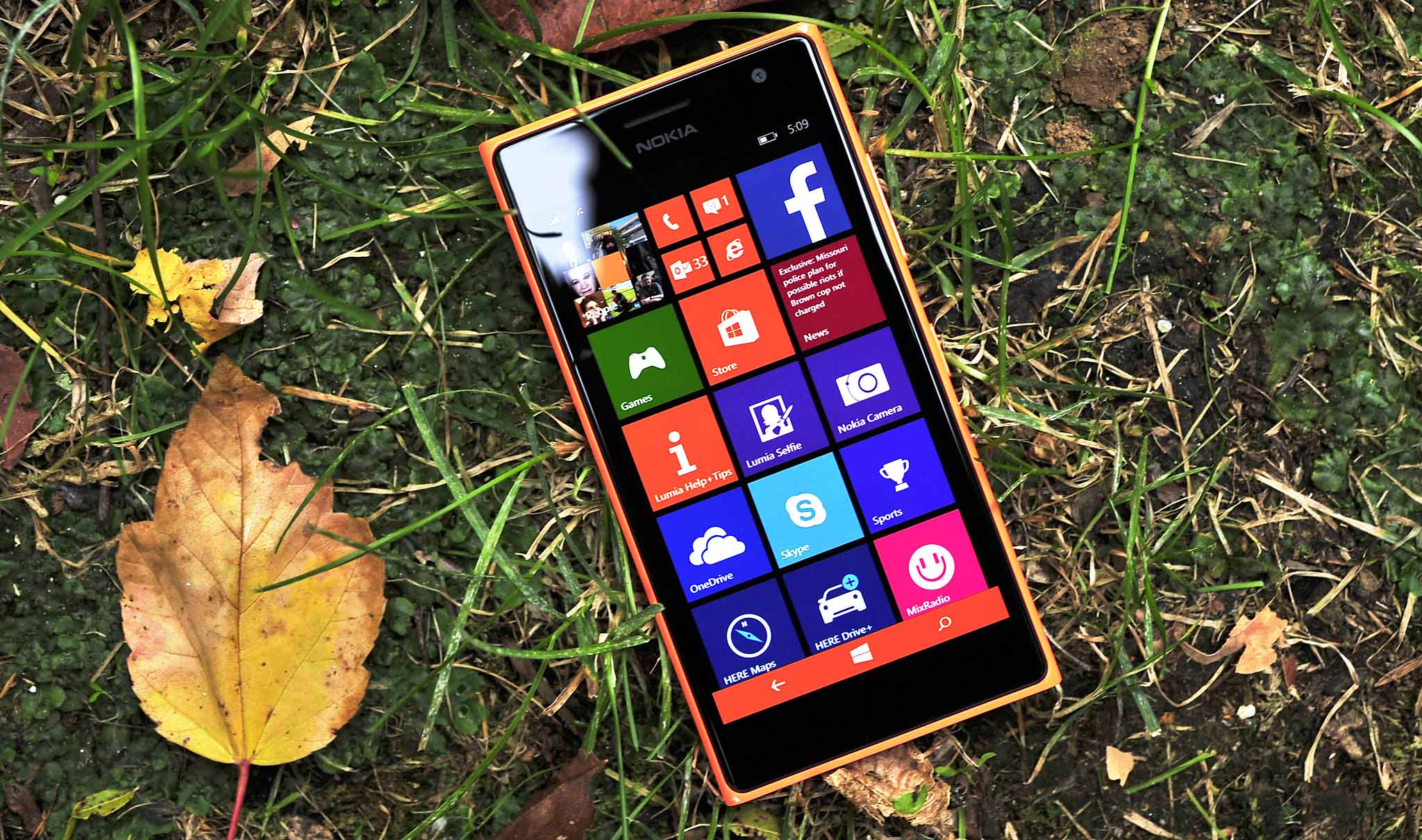 Nokia Lumia 735 màu cam