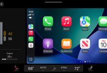 Giao diện Apple CarPlay chia đôi màn hình trên xe GM