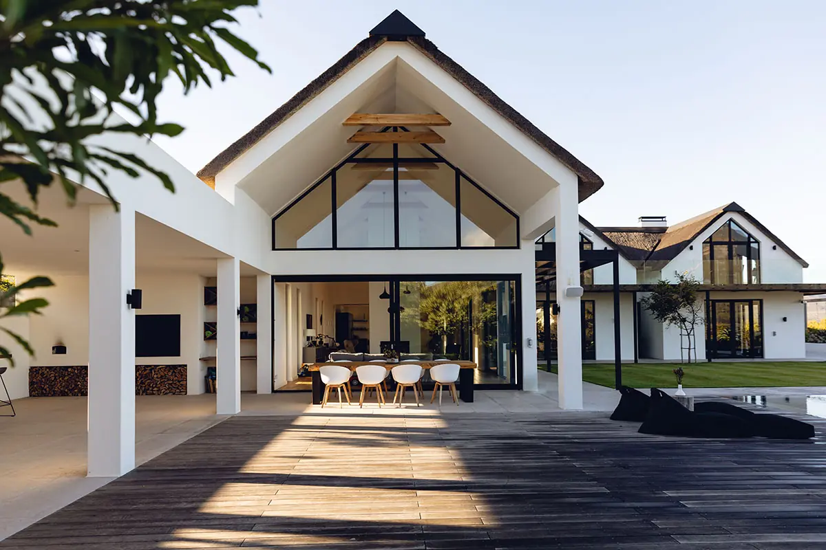 Không gian phòng khách sử dụng thiết bị nhà thông minh