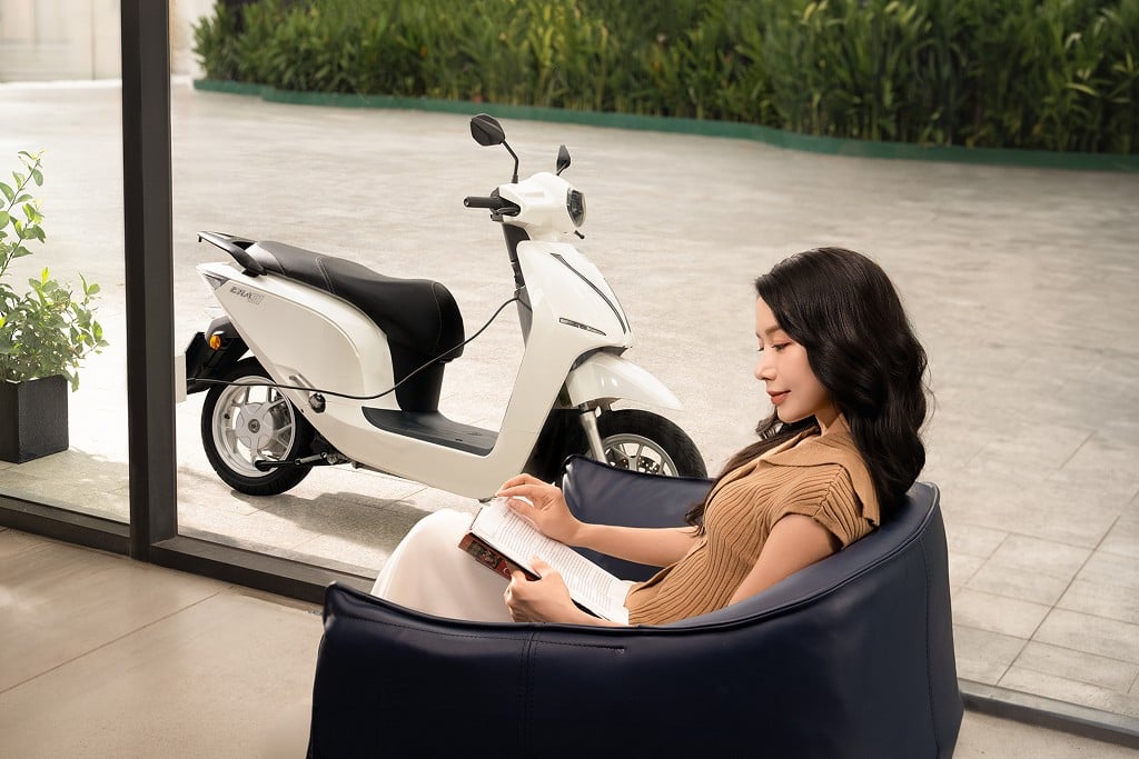 Sạc xe máy điện Dat Bike tại nhà