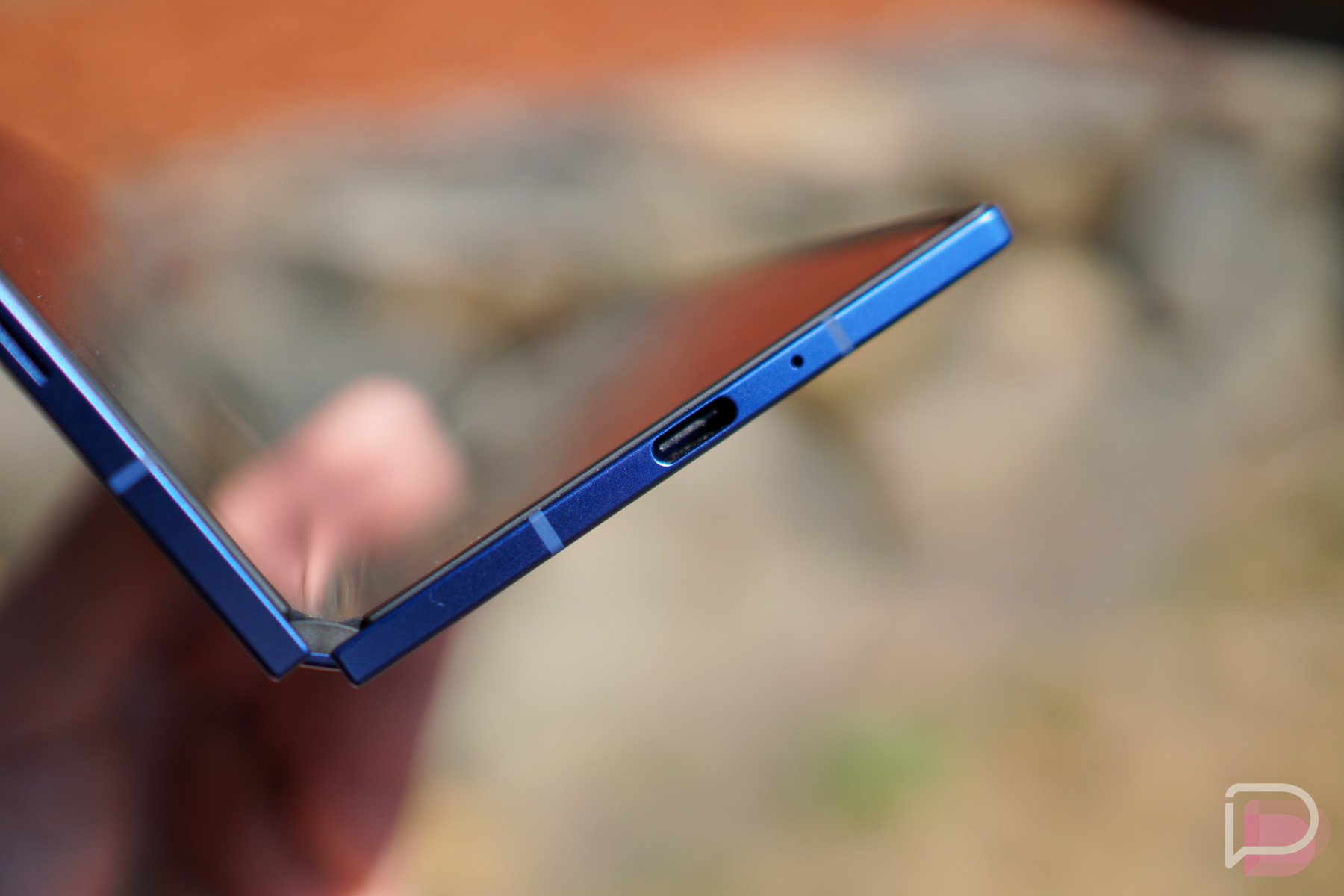 Bản lề và cạnh bên của Galaxy Z Fold7