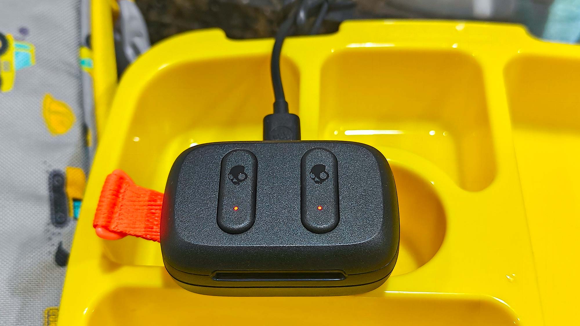 Cận cảnh củ tai nghe Skullcandy Dime 3