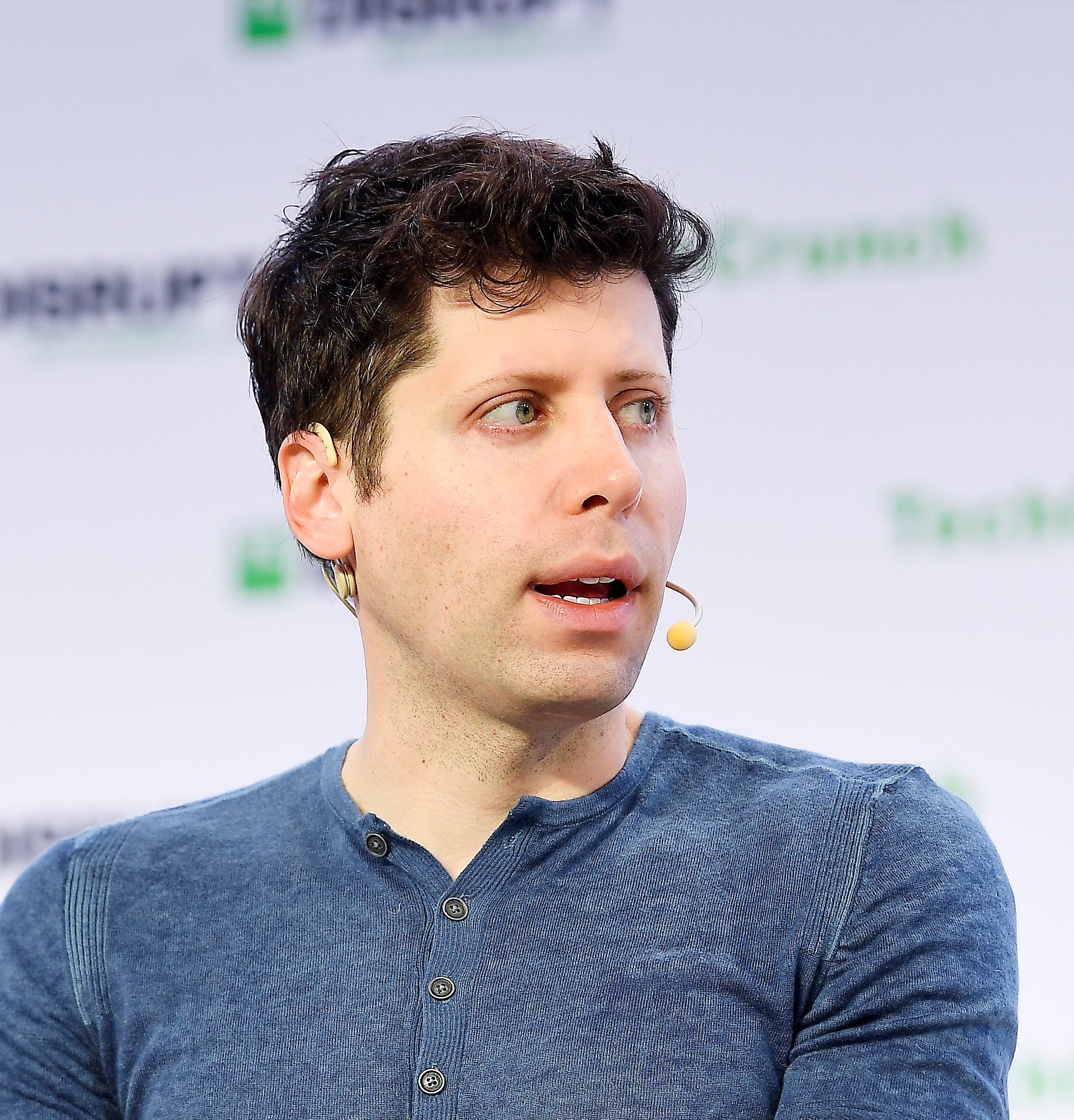 Sam Altman CEO OpenAI phát biểu tại TechCrunch Disrupt