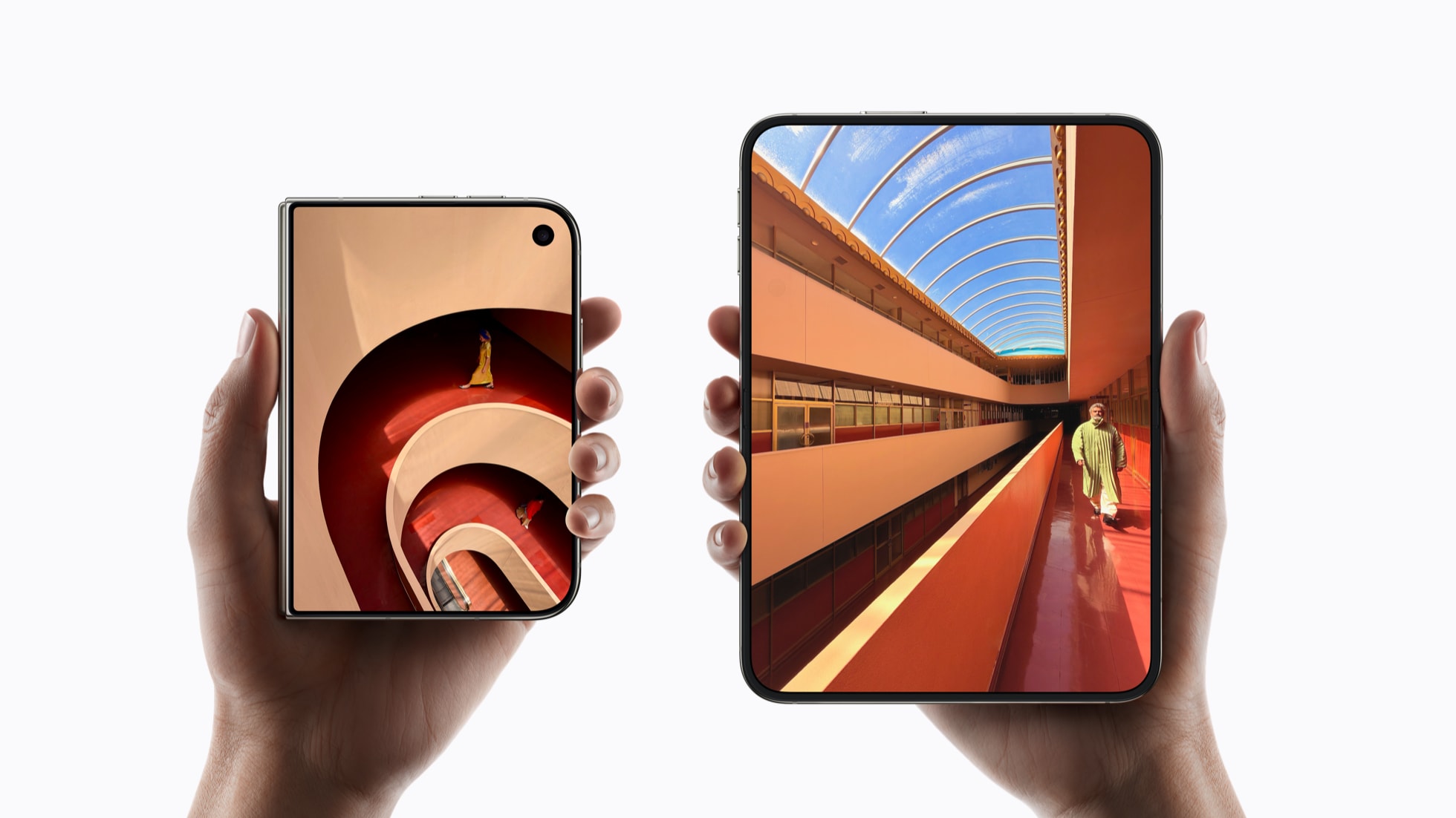 So sánh kích thước màn hình ngoài 5.4 inch và màn hình trong 7.6 inch của iPhone Duo