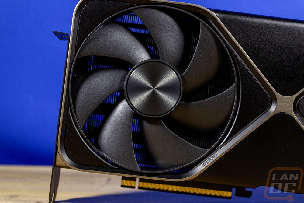 Mặt sau RTX 5080