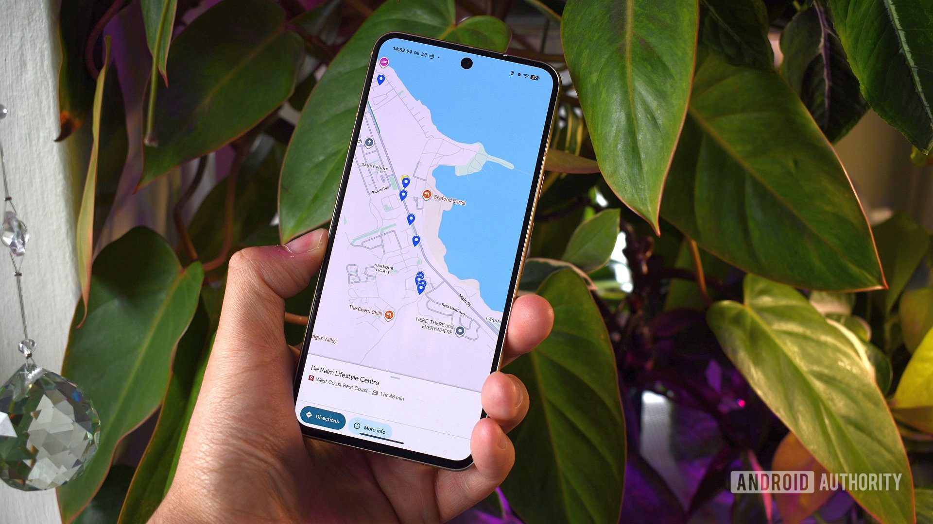 Giao diện Google Maps với bản đồ tùy chỉnh. Ảnh: Android Authority