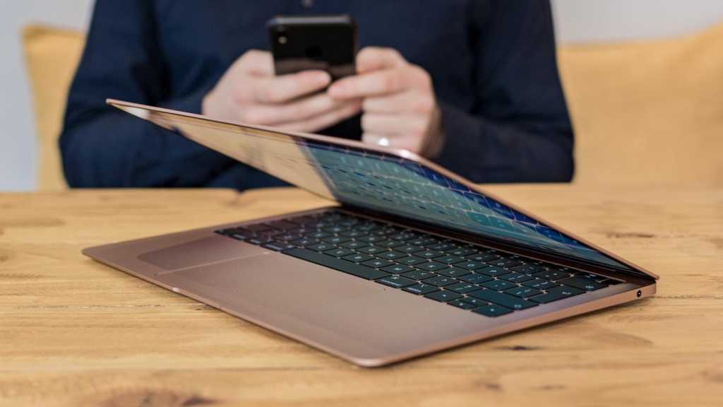 MacBook Air dùng chip Intel