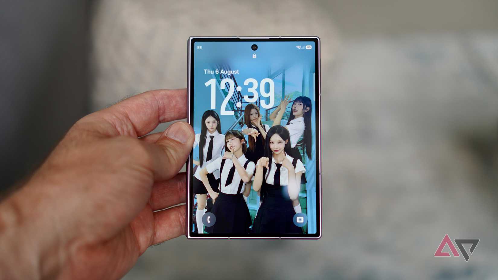 Màn hình ngoài Galaxy Z Fold8 khi sử dụng