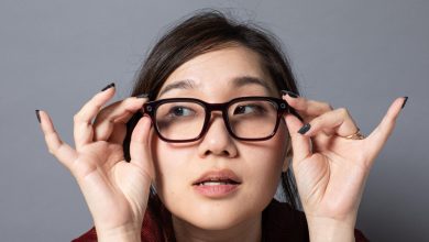Người dùng đeo thử một mẫu kính tại Meta Connect 2026