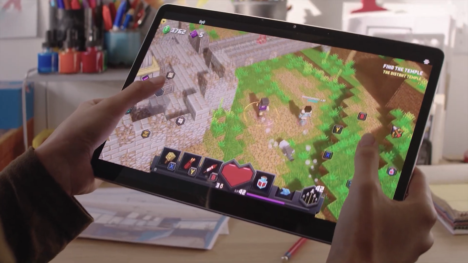 Giao diện điều khiển cảm ứng khi chơi game qua Xbox Cloud Gaming trên thiết bị di động