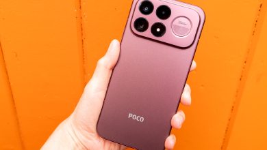 POCO F9 Ultra màu Dark Cherry nhìn từ mặt lưng