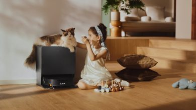 Robot hút bụi lau nhà Roborock Saros 20 Flow Complete cùng trạm sạc đa năng