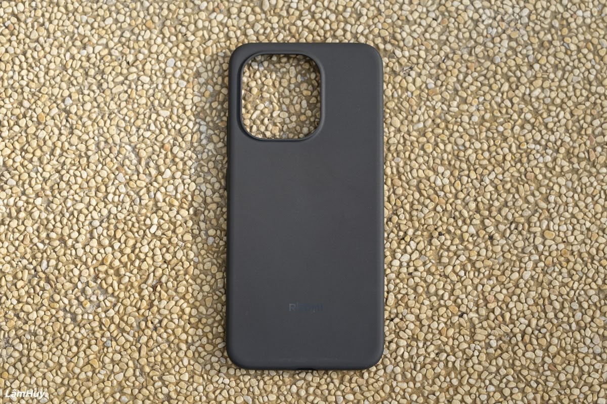 Ốp lưng REDMI Note 17 5G có chất liệu silicon mềm với bề mặt được hoàn thiện dạng nhám.