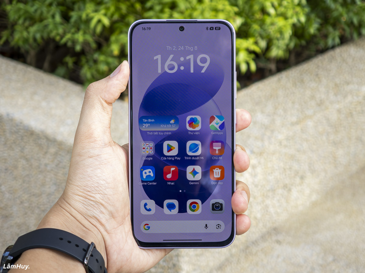 Cảm giác cầm REDMI Note 17 5G ở mức tương đối ổn đối với mình.