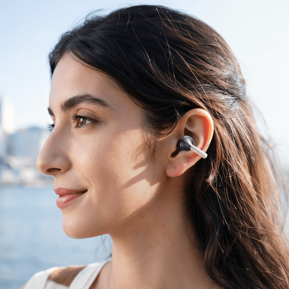 Tronsmart OpenFly Clip 2 và hộp sạc pin 32 giờ