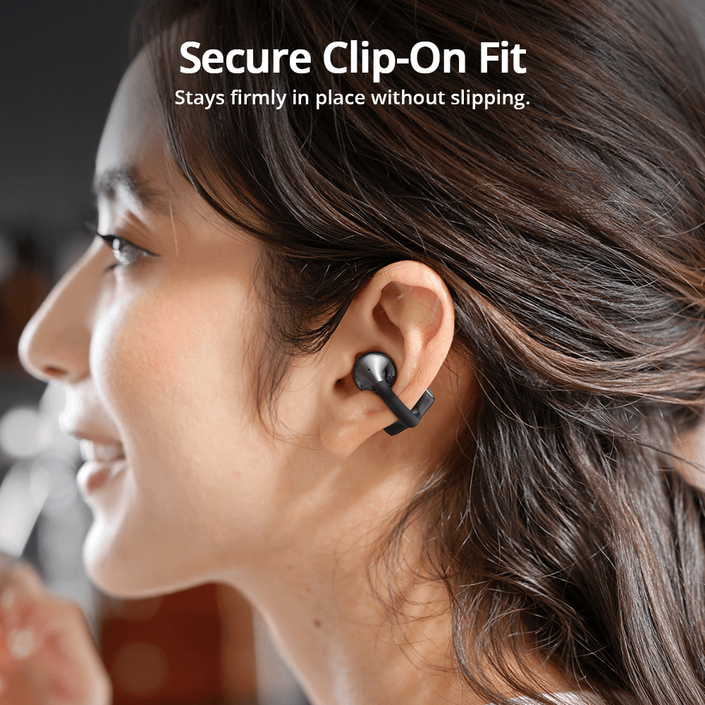 Đeo tai nghe Tronsmart OpenFly Clip 2 trên tai