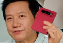 CEO Xiaomi Lei Jun cam tren tay Xiaomi 18 Fold mau do